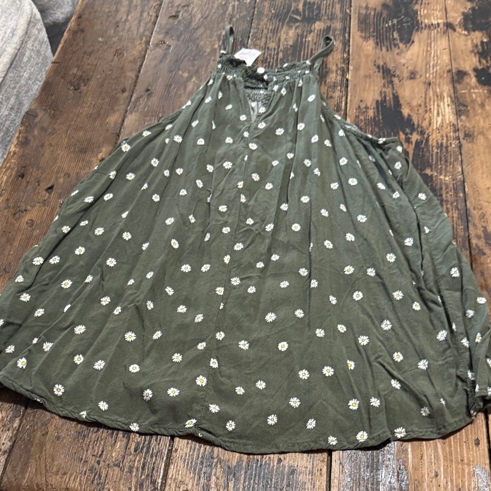 No Boundaries Olive Green Daisy Print Strappy Halter Top - Picture 3 of 4